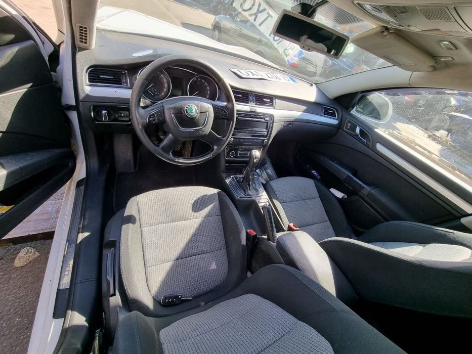 motoras ansamblu stergatoare nuca schimbator timonerie aripa spate ceasuri de bord Skoda Superb 2 motor 1.9tdi BXE Dezmembrez