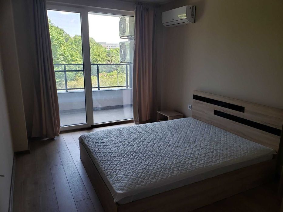 Дава се под наем Двустаен апартамент в Пловдив, Център - 70 кв.м за 525 € - Снимка #2