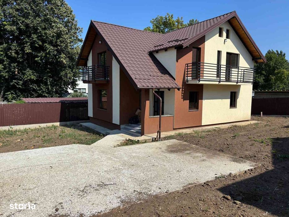 Vilă modernă P+Etaj 
Str.Aeroportului-Bacau ( la cheie)