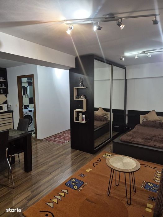 Garsonieră 40mp, McDonald's