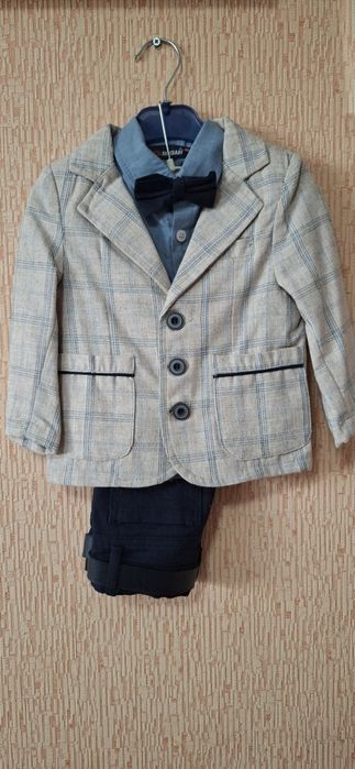 Продам детские костюмчики