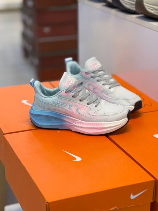 Женские кросовки