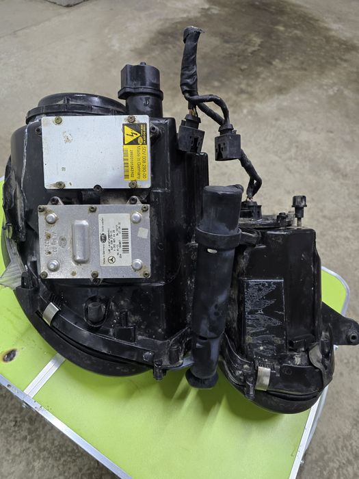 Фара на мерседес W211