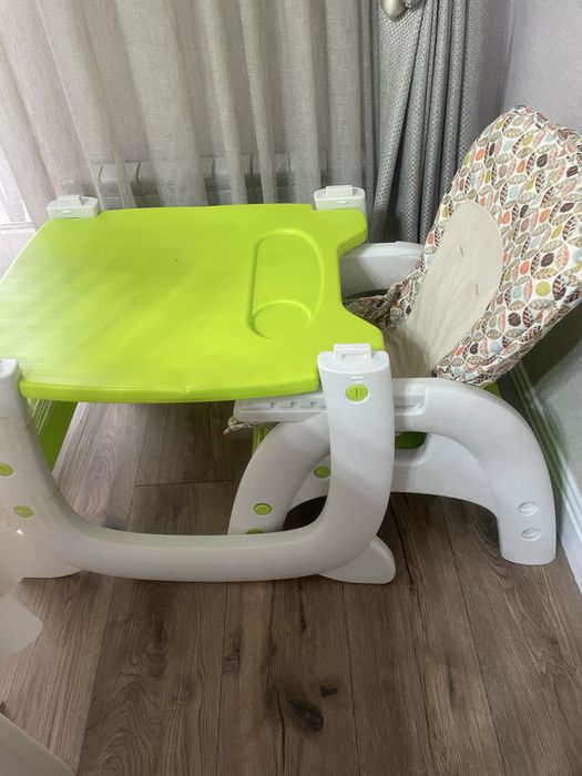 Продам стул для кормления chicco