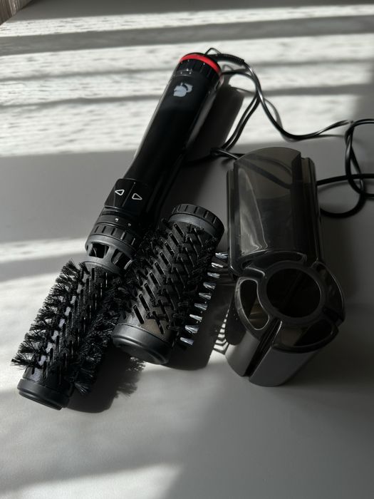 Фен щетка Rowenta x Karl Lagerfeld