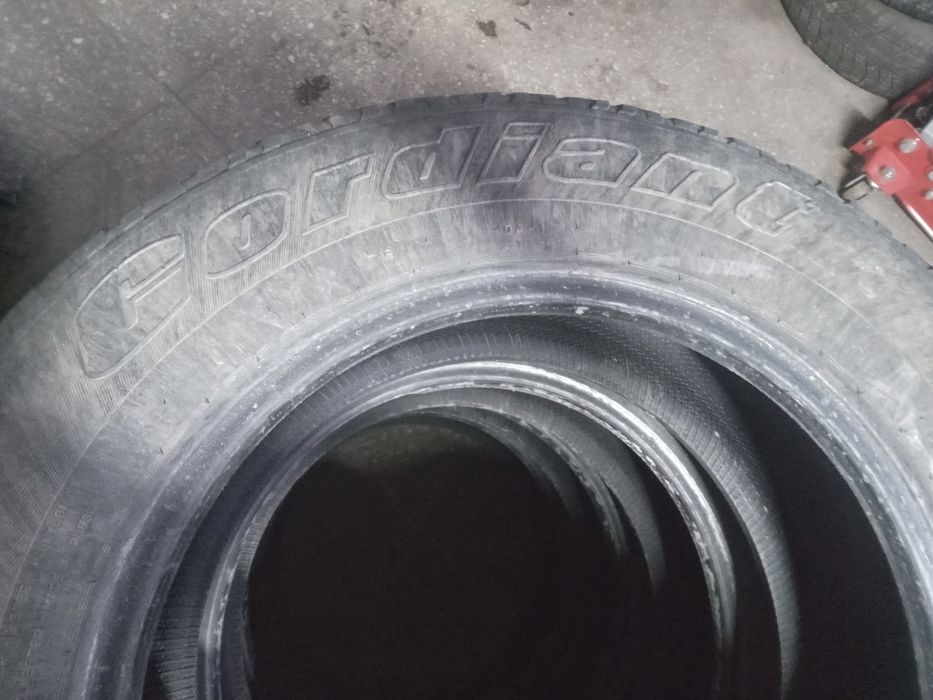 Продам шины  215/65/16