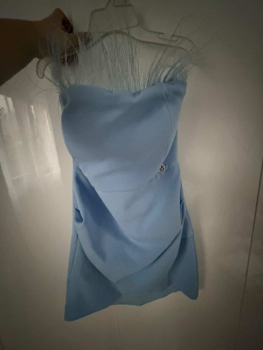 Синя къса рокляя