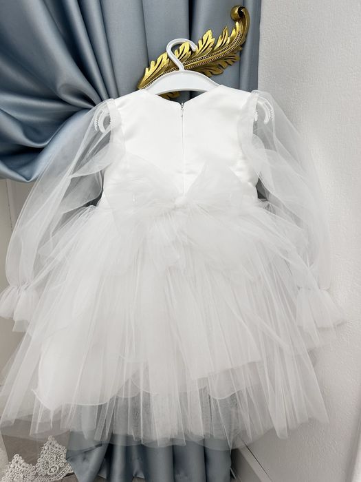 Белое новое платье