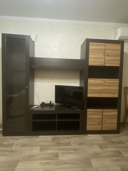 Продаю стенку в гостиную