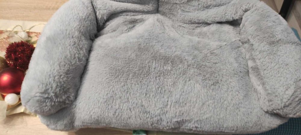 Диванче за дом.любимец,Тоалетна за котка, транспортна чанта, вратичка