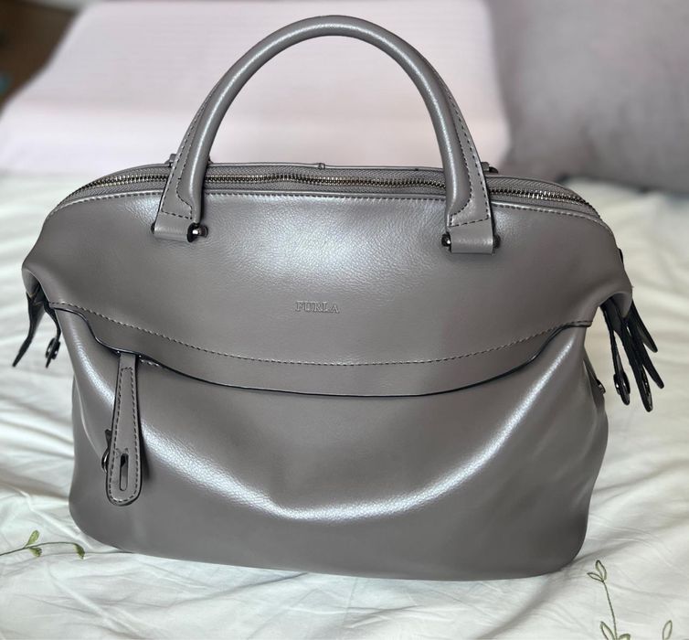 Серая сумка Furla