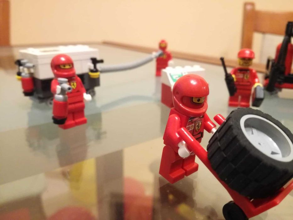 Конструктор Лего - Lego Ferrari -  8673 - Ferrari F1 Fuel Stop