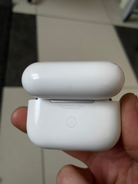 Продается наушники AirPods Pro