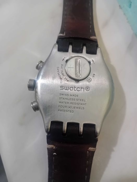 Продавам стилен хронограф Swatch Swiss Made.