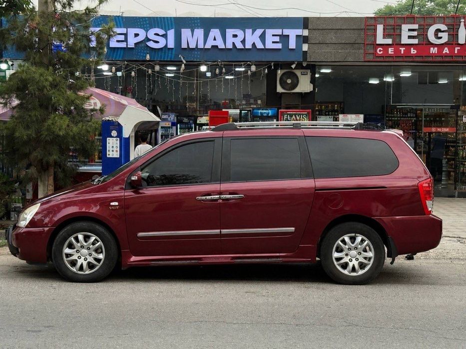 Kia Carnival 2006 va 2007 yil 2 ta bor srochno