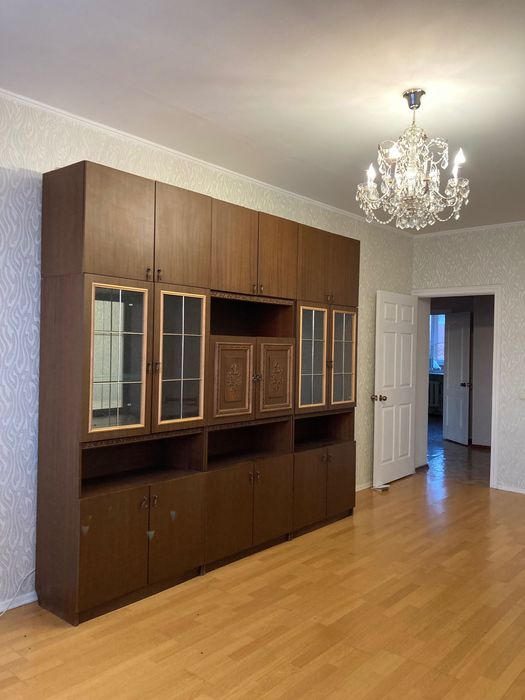 Стенка в гостиную. Стол, стулья, газ