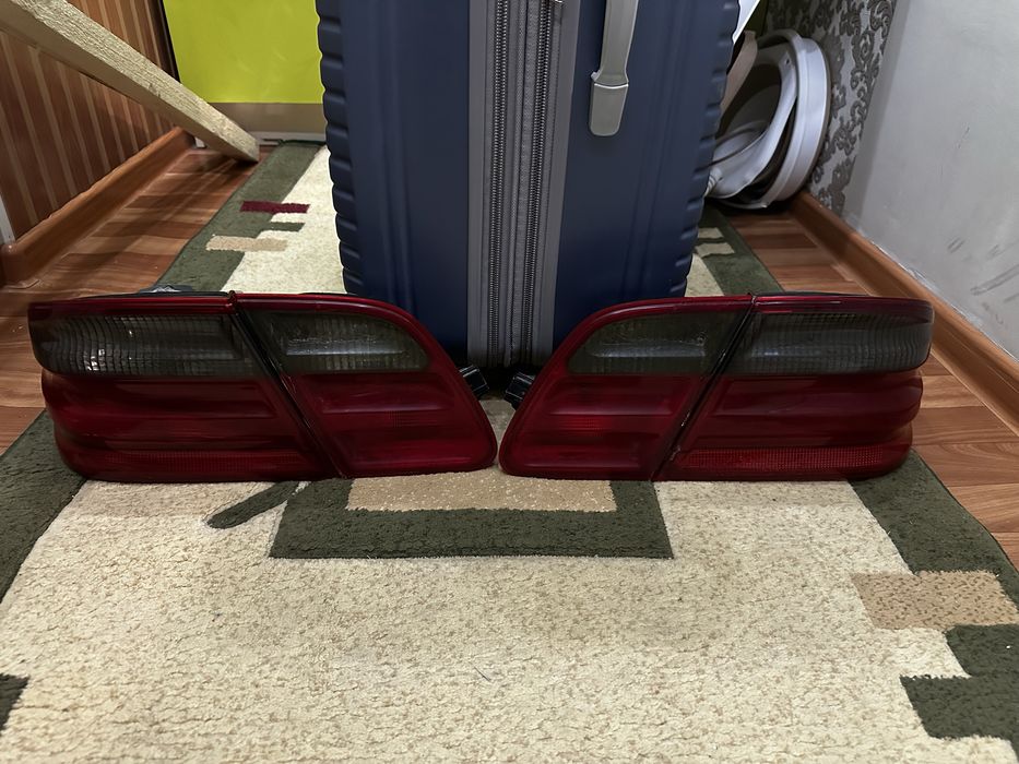 Мерседес 210 задний фар