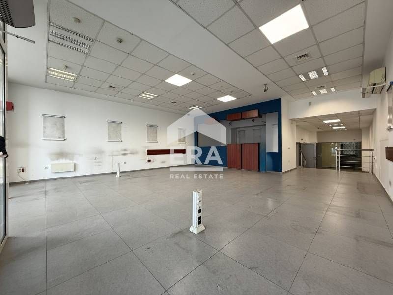 Търговски обект под наем на централна локация в кв. Надежда