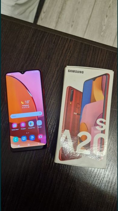 Samsung A20S красный