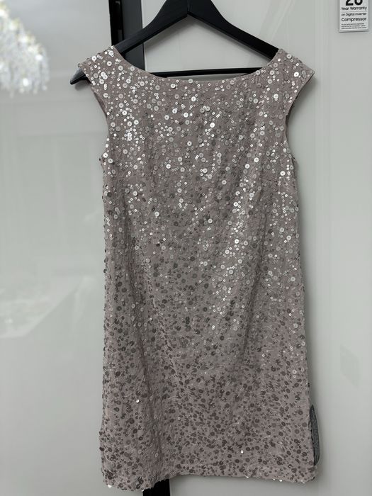 Новое платье нарядное с пайетками, р.44-46