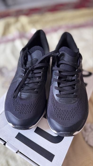 Продам оригиналные кроссы 40