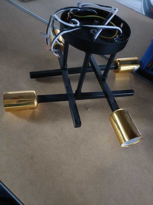 Aplica/lustra 4 becuri