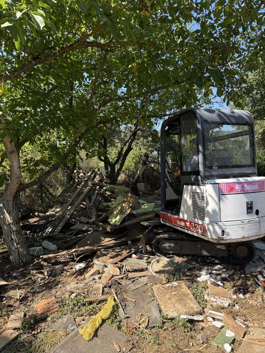 Услуги с мини багер и челен товарач | Изкопи и почистване/ Бургас