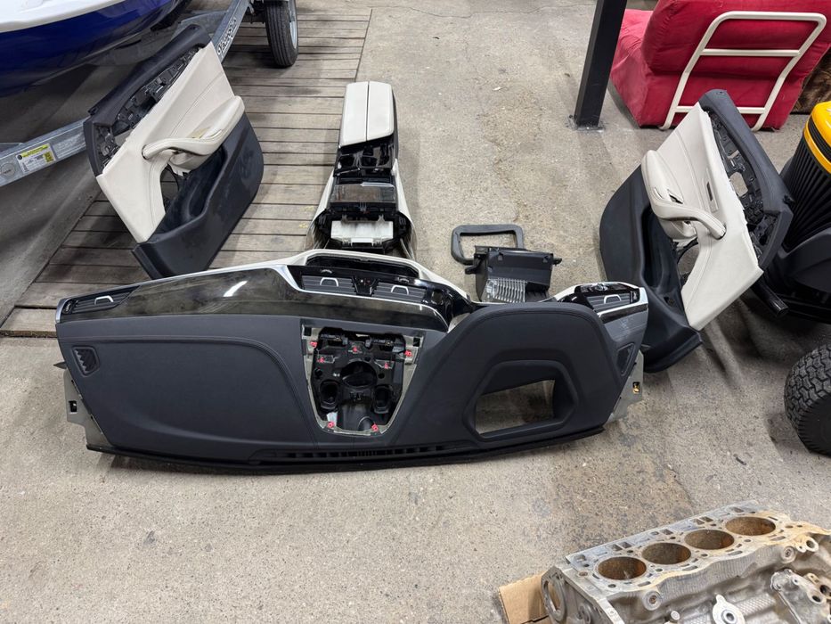 Табло и кори bmw g30 g31