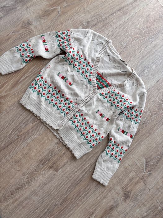 Pulover cu model de dama nou