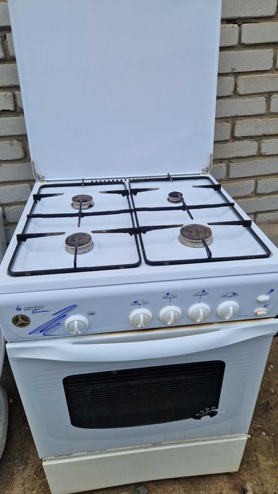 Продам газовую плиту