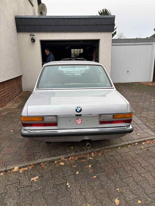 BMW 5 Series 1986 — imagine 4