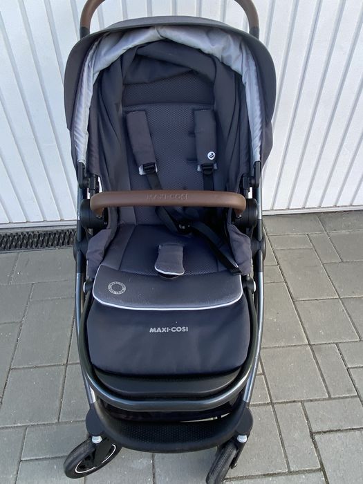 Maxi Cosi  Full set: ADORRA 2 + Tinca  + Isofix Base