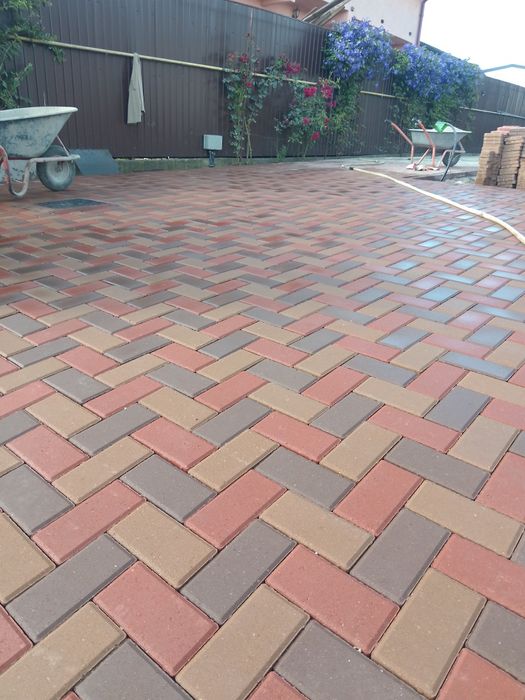 PAVAJ #MONTAJ#  PAVAJ LA SUPER pret , garduri bolțari etc:07638935 cin