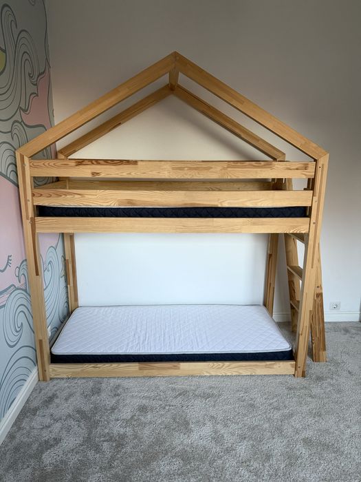 Pat supraetajat din lemn pentru copii