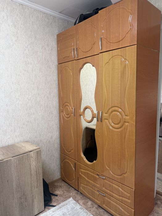 Продам спальный гарнитур