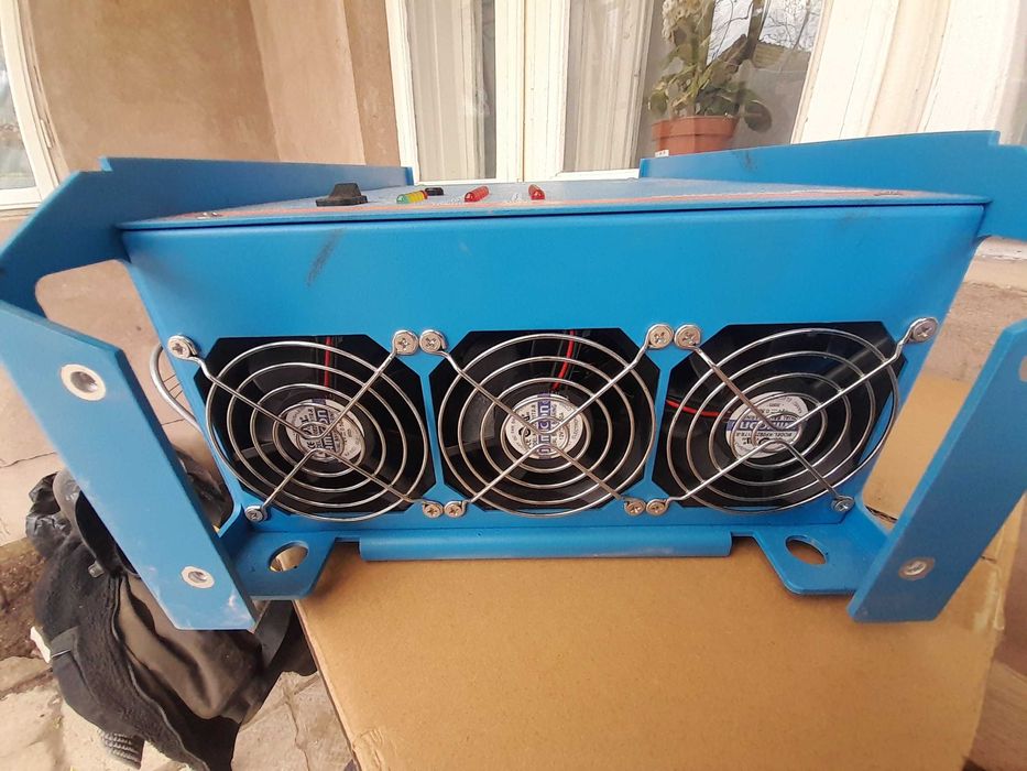 Incarcator baterie Victron  Skaylla-i 24V 100A1+1 outputs stare buna