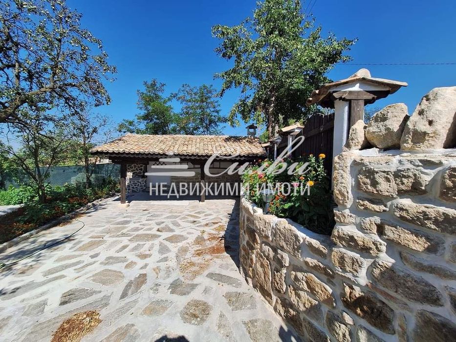 Самостоятелна РЕНОВИРАНА къща - с.Кюлевча