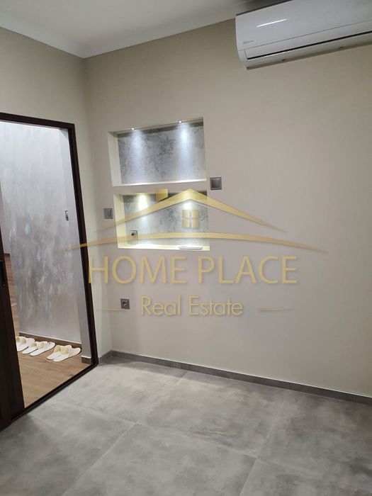 Продава се Тристаен апартамент в Варна, Базар Левски - 70 кв.м за 2272 €/кв.м - Снимка #8