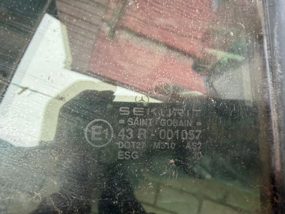 Стёкла мерседес Ц и Е класс