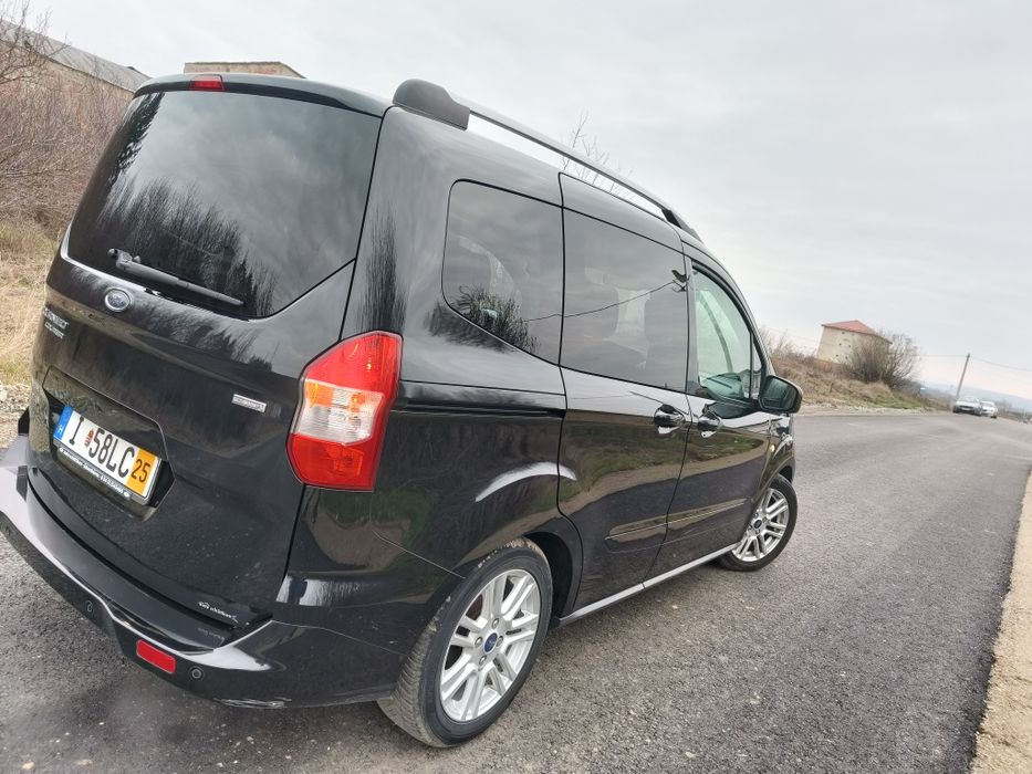 Ford Tourneo Courier Titanium