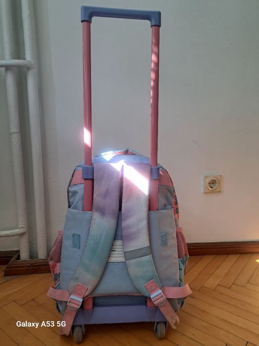 Ученическа раница на колелца Stitch