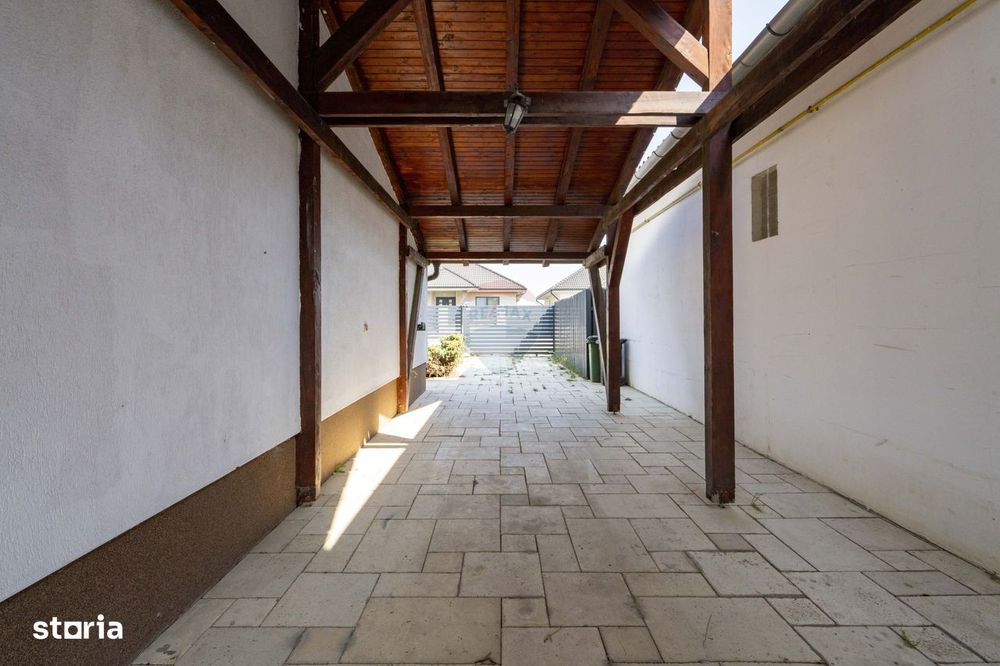 De vânzare casă cu 6 camere in Santandrei