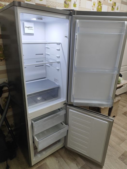 Продам холодильник