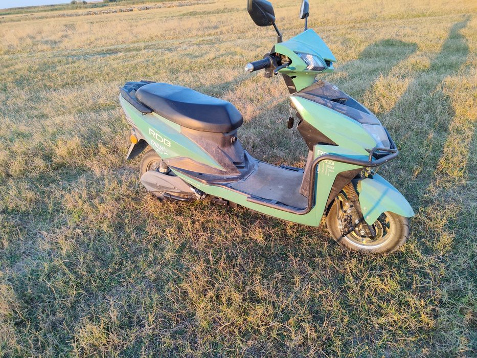 Vînd scuter electric chilia plus