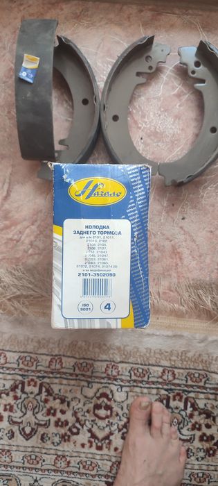 Продам задние колодки на Ваз