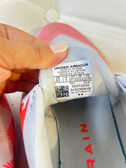 Маратонки и обувки 37 номер