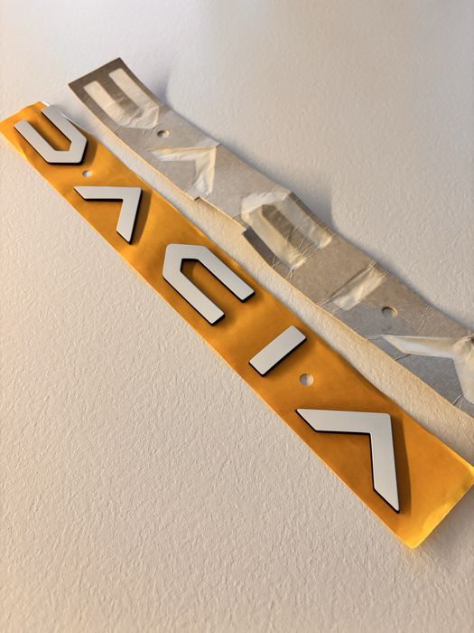 Vand logo nou dacia alb