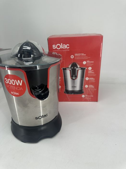 Сокоизтисквачката е Solac Stillo 300 EX6200 с мощност 300W. 
Мощност: