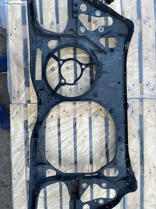 Trager Tragher Panou Frontal Calandru VW Passat B5 1997 - 2001 Cod 3B0805594