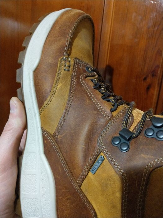 Резервирани.Ecco Track Gore-tex. 42нм. 27,0см.